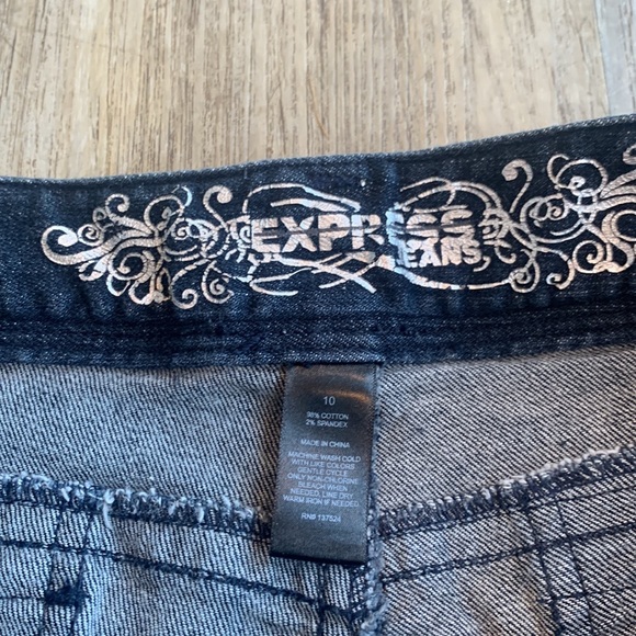 Express cutoff Jean shorts - Picture 3 of 7